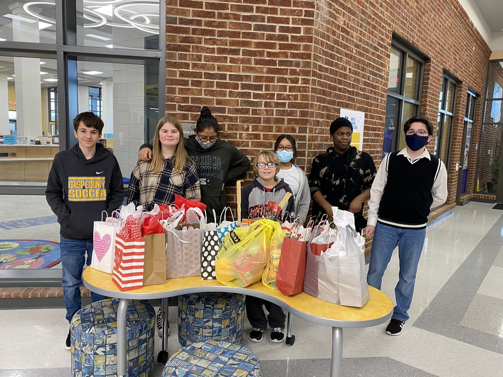 CCMS beta club students with Valentine’s bags